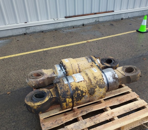 Used CYLINDER GRP - SUSPENSION REAR 1072860 4