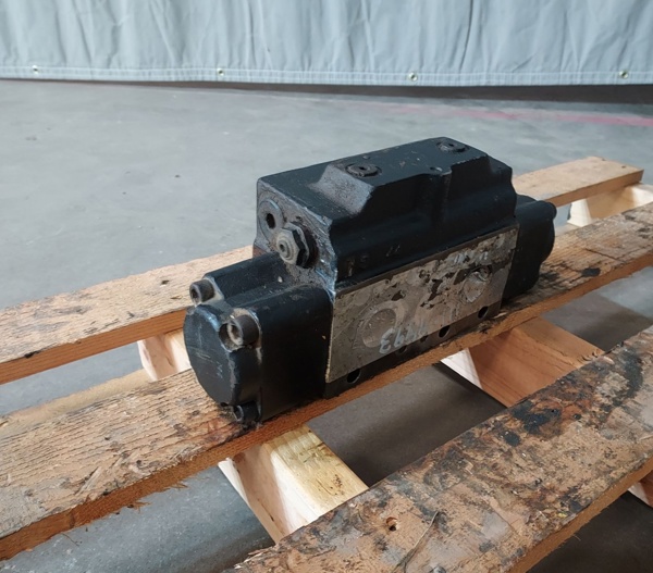 Used VALVE GRP 1119993
