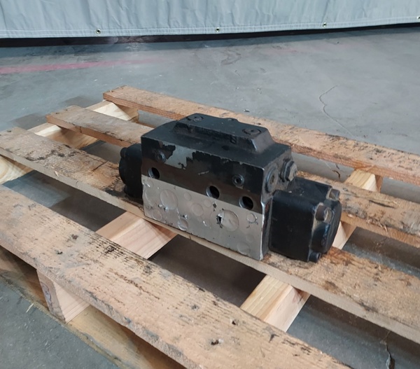Used VALVE GRP 1119993 3