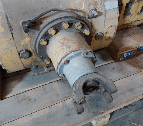 Used AXLE ARR - FIXED FRONT 1120768 3