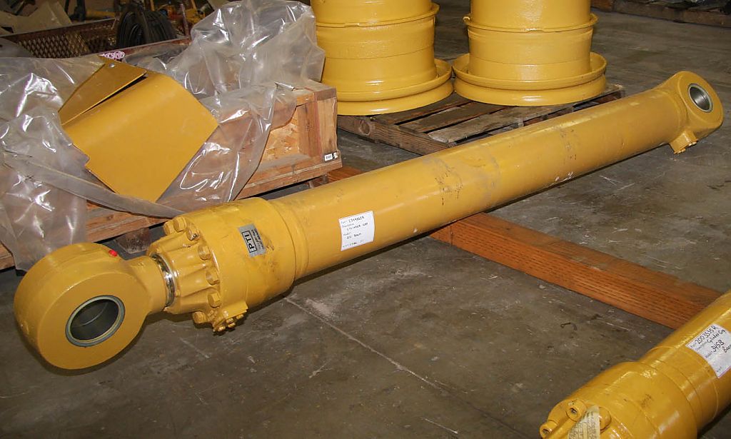 Used CYLINDER GRP - BOOM 1140596