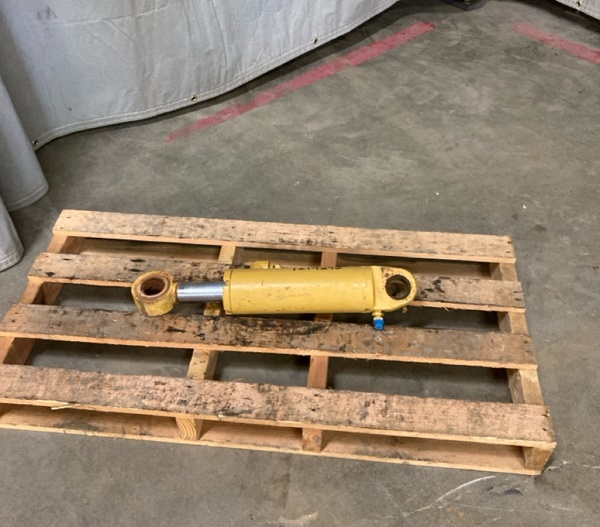 Used CYLINDER GRP 1219242 2