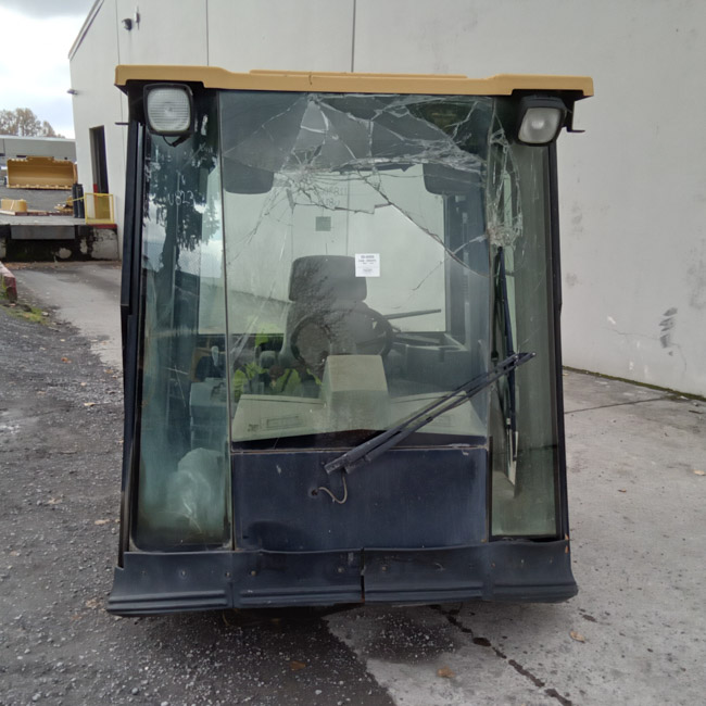 Used CAB A - ENCLOSED 1289662