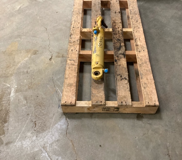 Used CYLINDER GRP 1309042