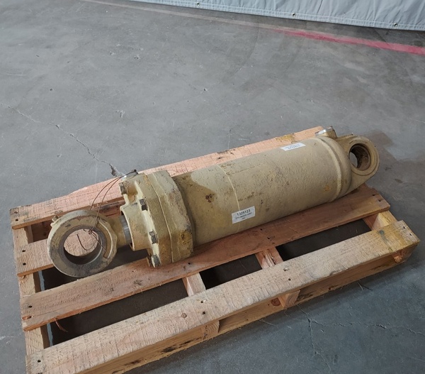 Used CYLINDER GRP 1325123 4