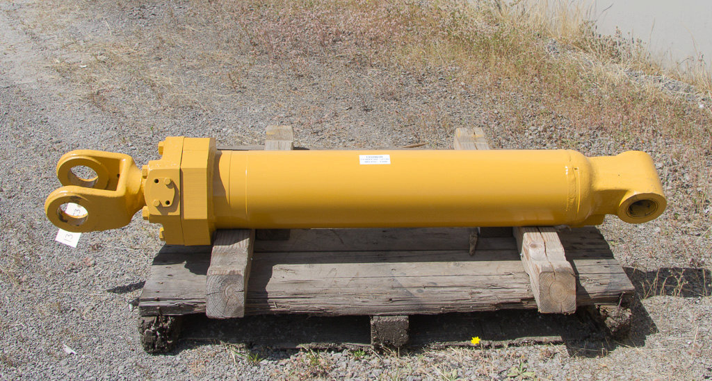 Rebuilt CYLINDER GRP - LIFT RH 1332963 | Portland Tractor Inc. (PTI)