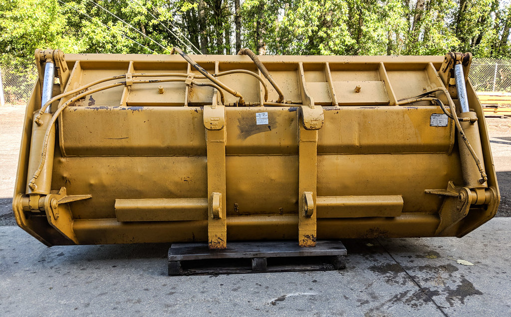 Used BUCKET MP 1360492 9