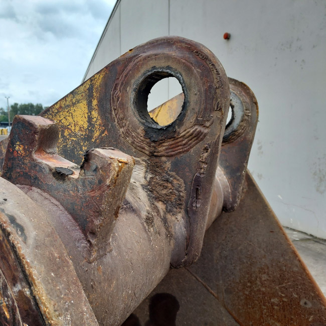 Used BUCKET A 1366250 9