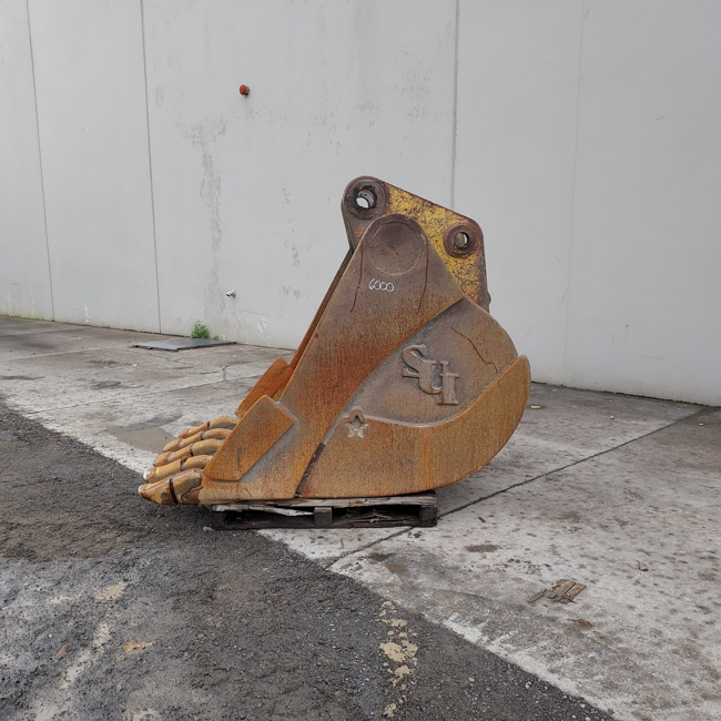 Used BUCKET A 1366250 5