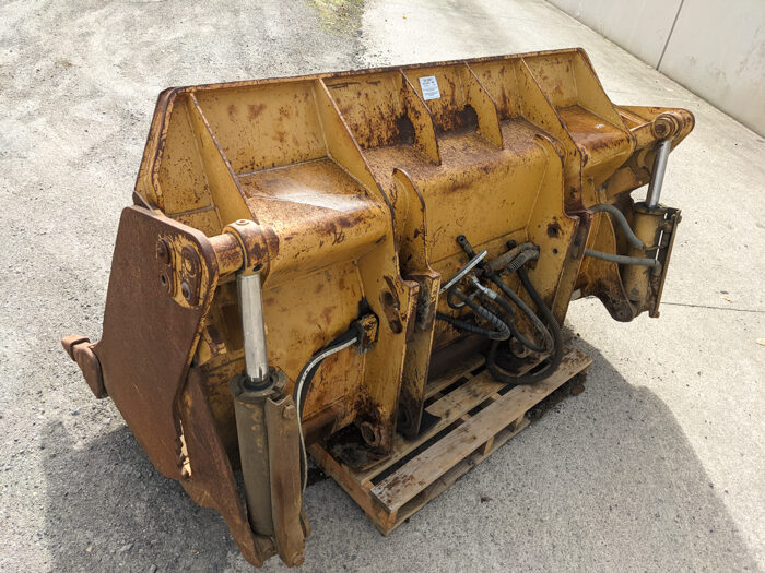 Used BUCKET ARR - MULTI PURPOSE 1381189