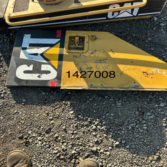 Caterpillar  Used Door A - RH 1427008