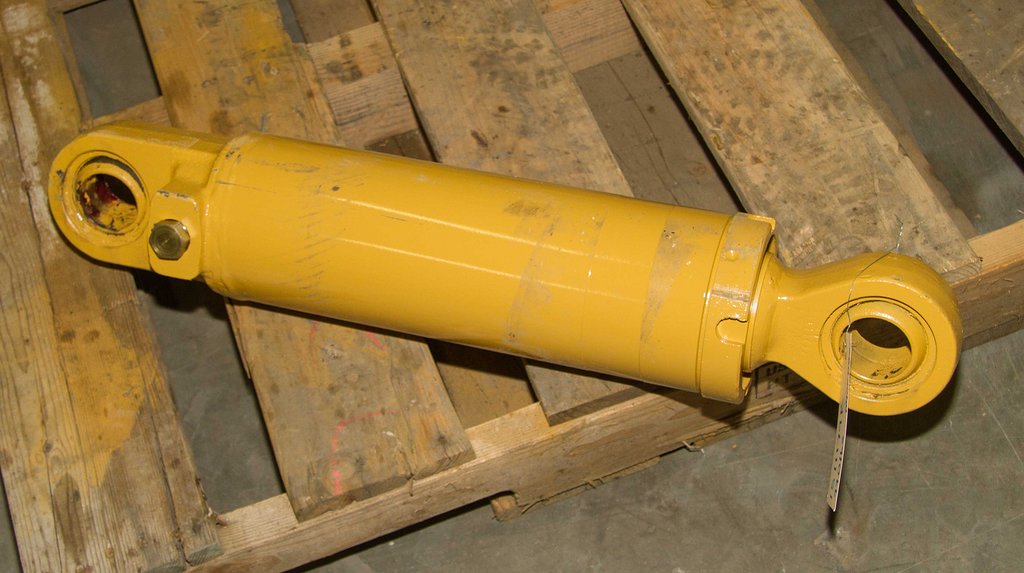 Rebuilt CYLINDER GRP - SUSPENSION 1511179 : Portland Tractor Inc. (PTI)