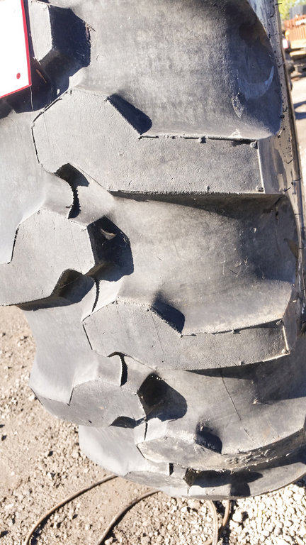 Used TIRE 16.9X28 6