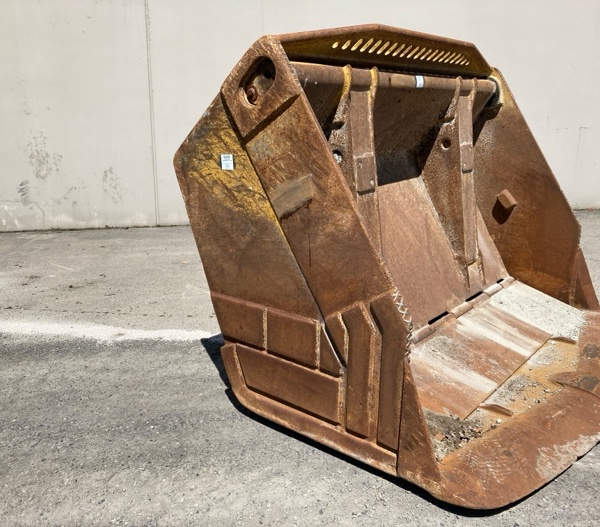 Used BUCKET GRP 1605005 2