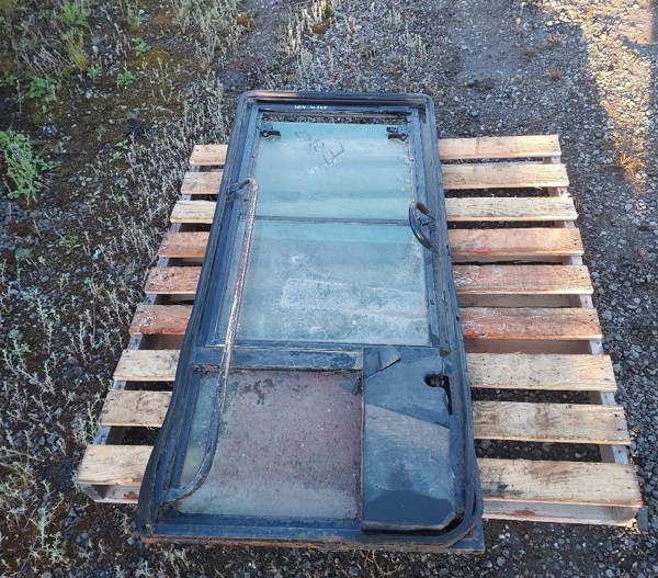 Used DOOR GRP - CAB 1644565Used DOOR GRP - CAB 1644565