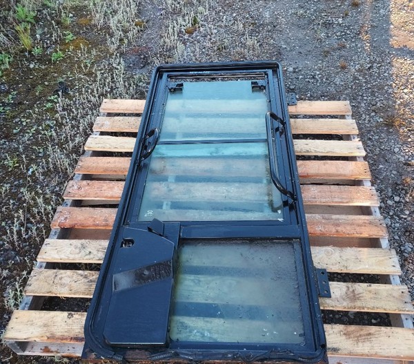Used DOOR GRP - CAB 1644566Used DOOR GRP - CAB 1644566
