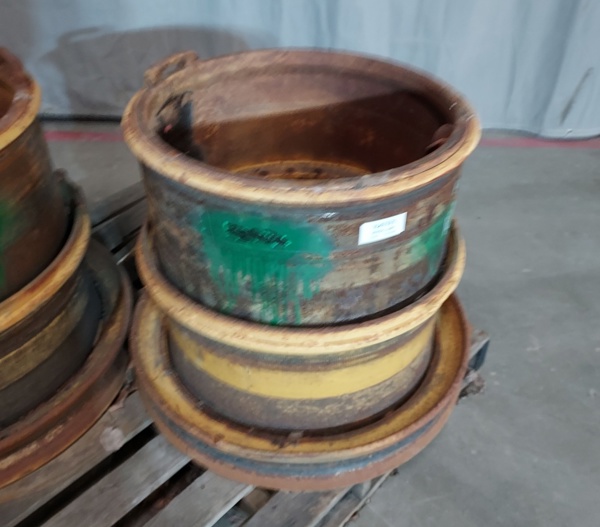 Used WHEEL GRP 1647976