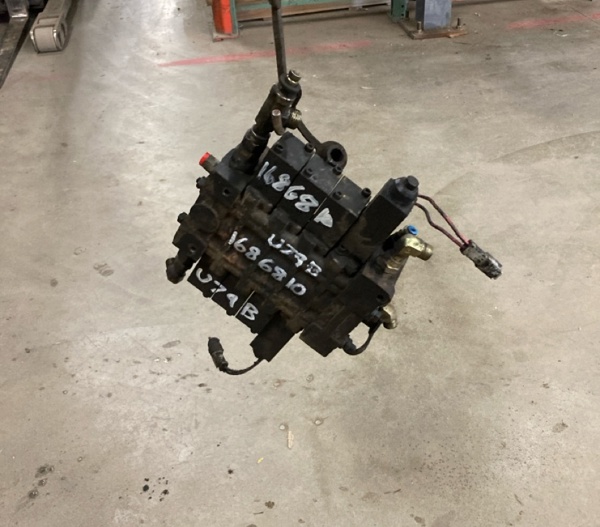 Used VALVE GRP 1686810 2