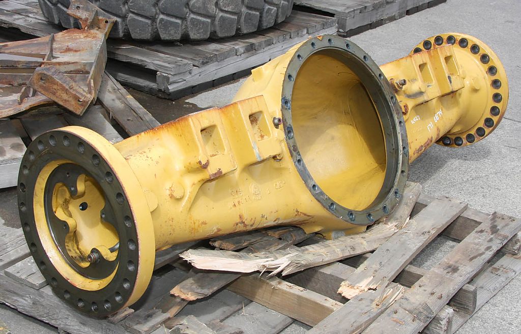 Used HOUSING A - AXLE FRONT 1716874 6