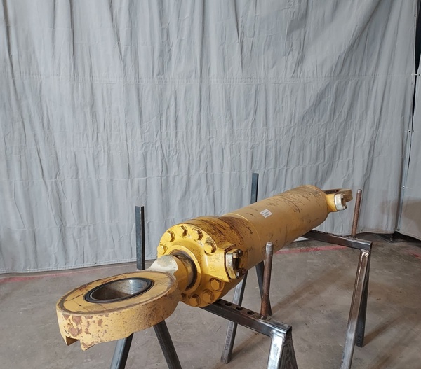 Used CYLINDER GRP - LIFT LH 1738613