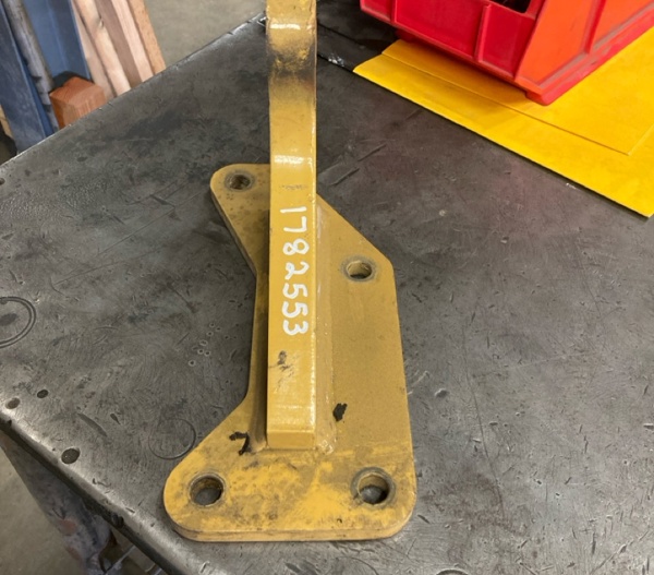 Used PLATE A - RIPPER PIN PULL 1782553