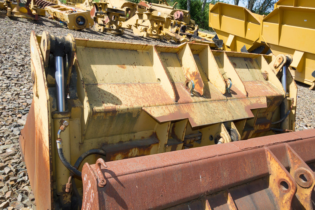 Used BUCKET GP 1842552 4