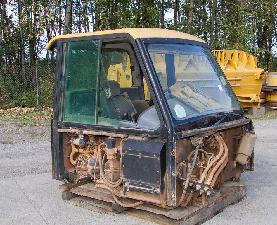 Used CAB A - ENCLOSED ROPS 1933170 4
