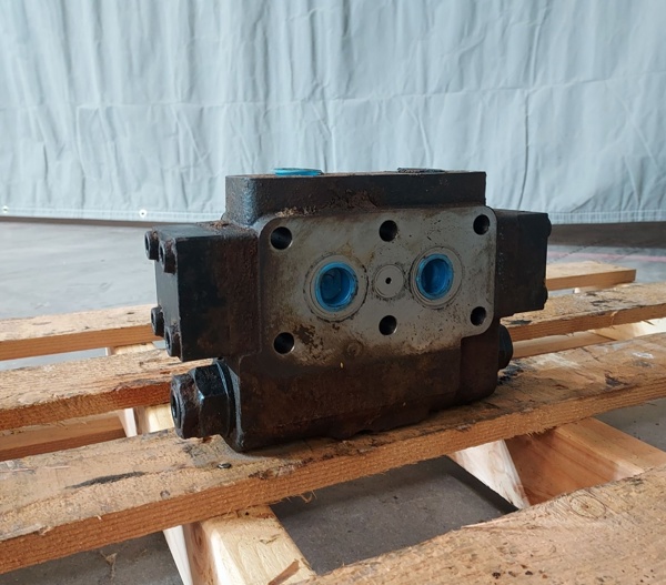 Used VALVE GRP - COUNTERBALANCE 1990504