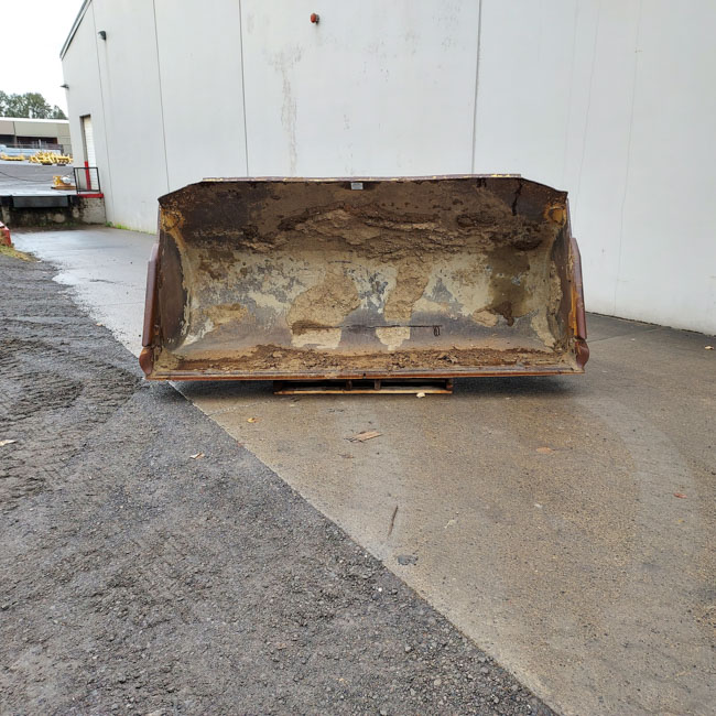 Used BUCKET 2096667 6