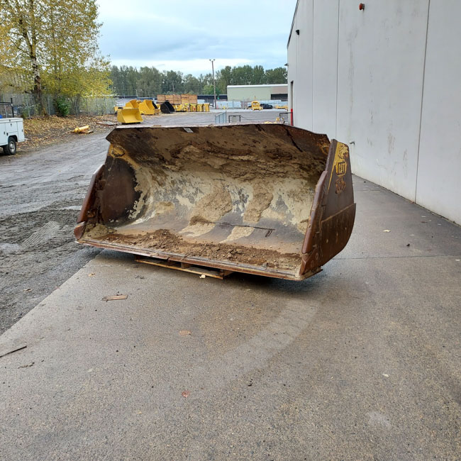 Used BUCKET 2096667 7