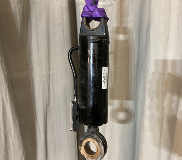Used CYLINDER GRP - FRAME LEVELING 2111327Used CYLINDER GRP - FRAME LEVELING 2111327