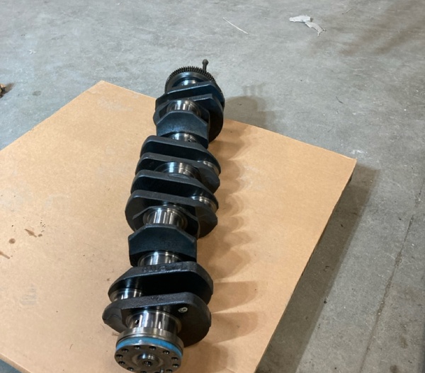 Used CRANKSHAFT 2219360