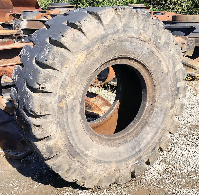 Used TIRE 23.5X25
