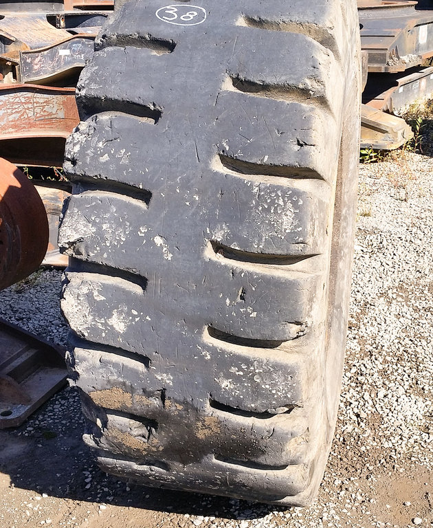 Used TIRE 23.5X25 3