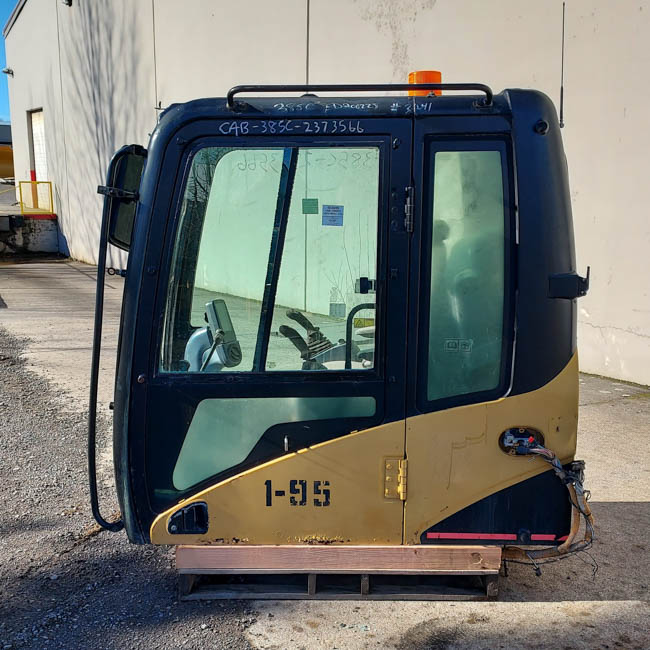 Used CAB A - ENCLOSED 2373568