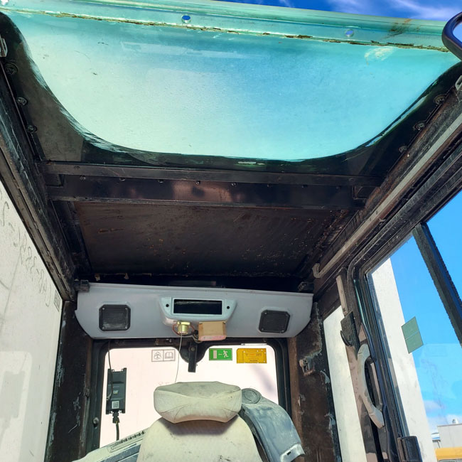 Used CAB A - ENCLOSED 2373568 2