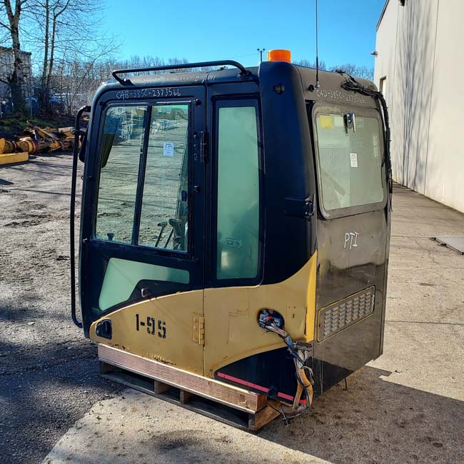 Used CAB A - ENCLOSED 2373568 8