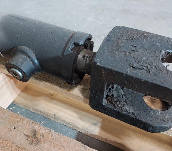 Good Used CYLINDER GRP - STEER 2379271 4