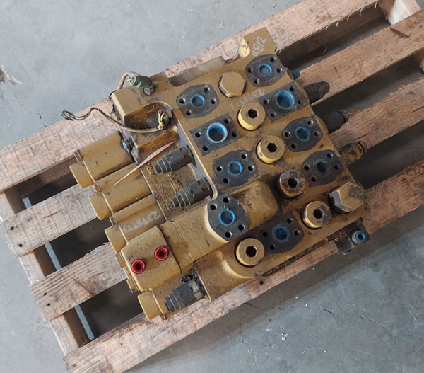 Used VALVE GRP - RH 2398973 3