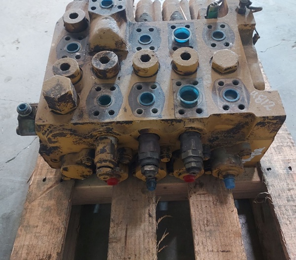 Used VALVE GRP - RH 2398973 4