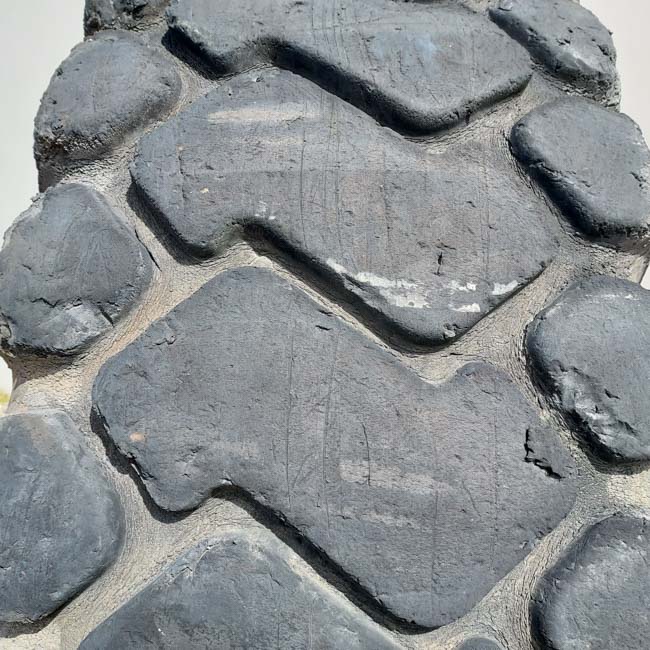 Used TIRE 24.0X25 2