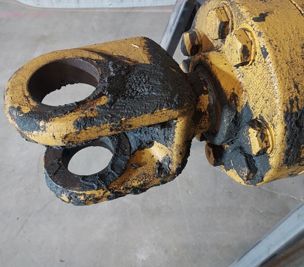 Good Used CYLINDER GRP - LIFT RH 2424274 3