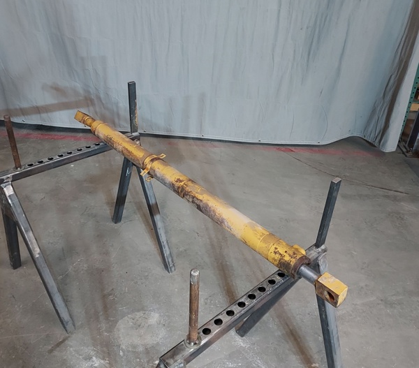 Used CYLINDER GRP 2494116 2