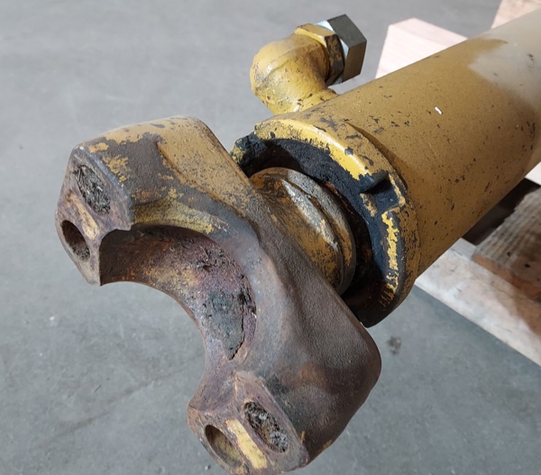 Good Used CYLINDER GRP - LIFT 2505861 3