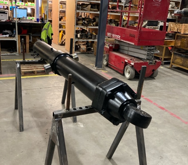 New CYLINDER GRP - LIFT 2520471 3