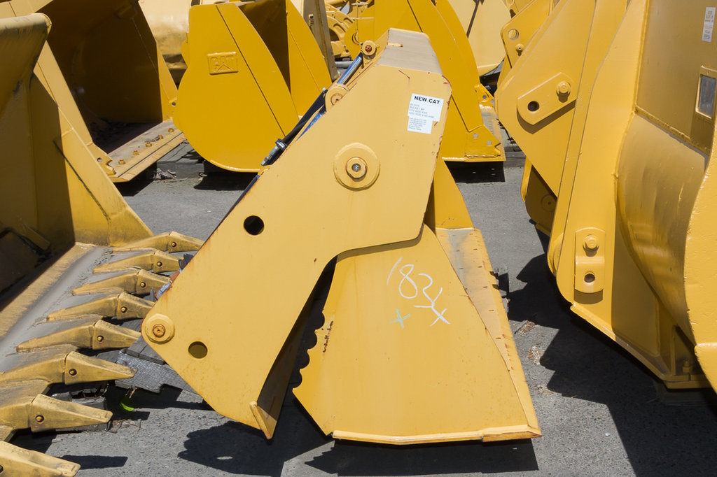 Used BUCKET GP MULTIPURPOSE 2529049