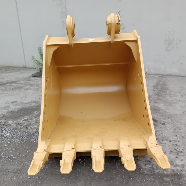 Used BUCKET ASSEMBLY 2577345