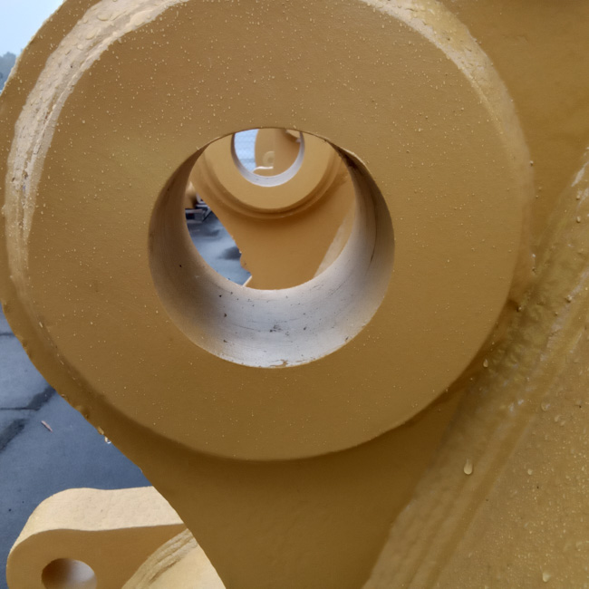 Used BUCKET ASSEMBLY 2577345 2