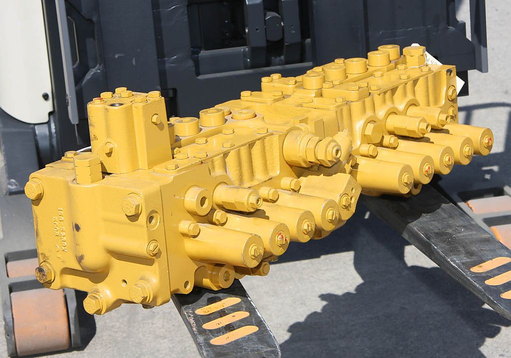 Used VALVE GRP - RH 2580291