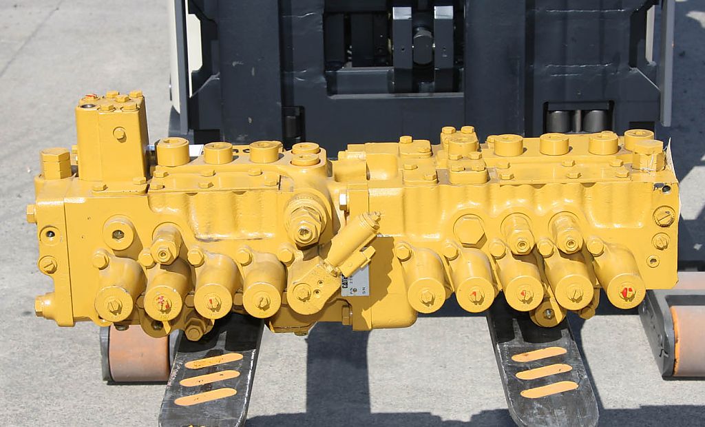 Used VALVE GRP - RH 2580291 2